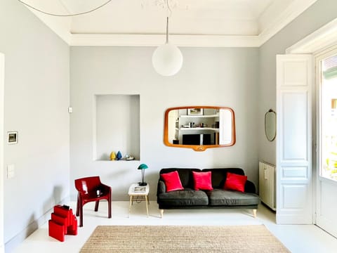 Living room, Photo of the whole room