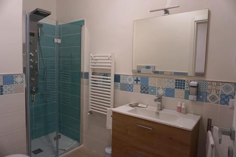 Pino Home Apartment in Priora