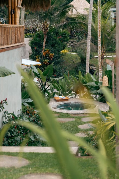 Property building, Garden, Spa and wellness centre/facilities