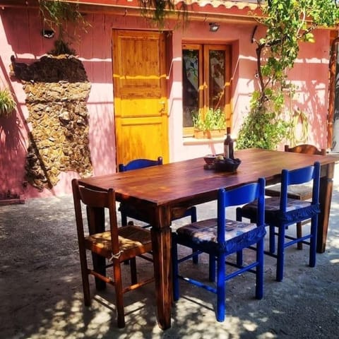 Patio, Garden, Dining area