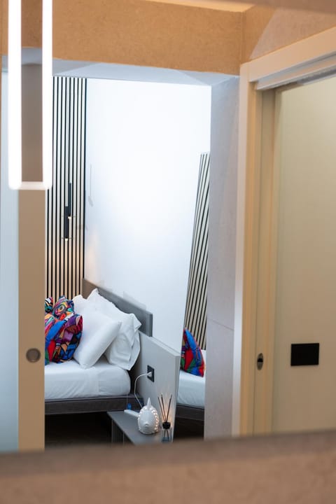 Bed, Living room, Photo of the whole room, Seating area, Bedroom, wardrobe