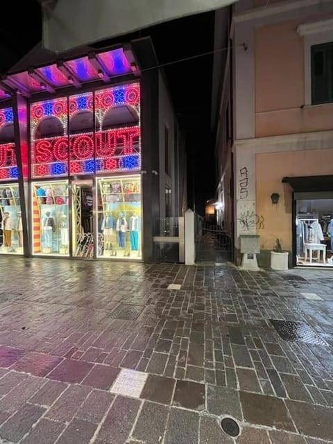 Property building, Night, City view, Location