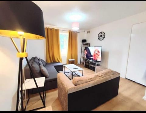 Entire 2 bed home, North Shields, UK FREE parking Apartment in North Shields