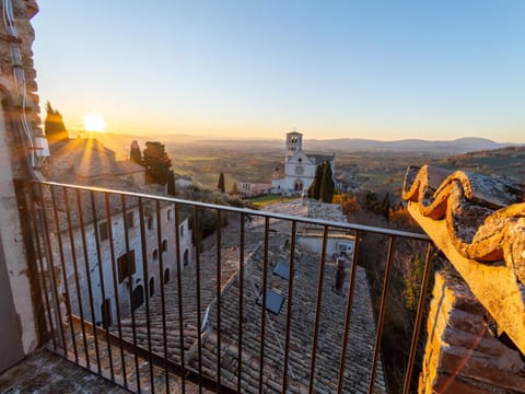 Nearby landmark, Natural landscape, View (from property/room), Balcony/Terrace, Balcony/Terrace, Sunset
