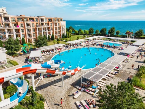 Bird's eye view, Swimming pool