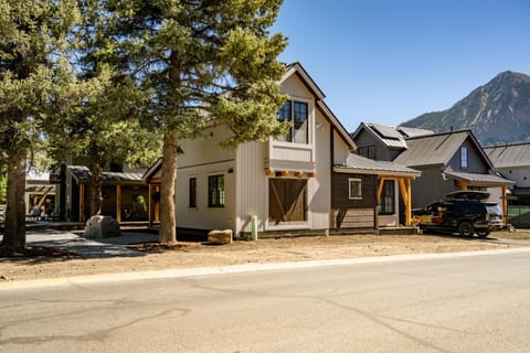 Academy Place | Mariposa House in Crested Butte