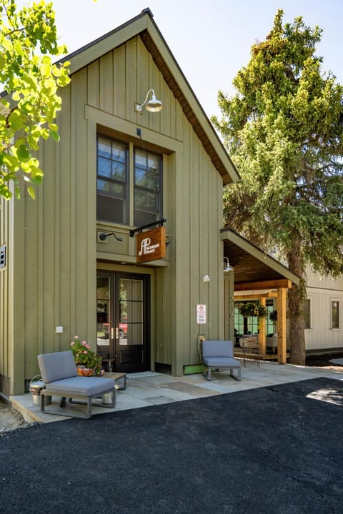 Academy Place | Mariposa House in Crested Butte