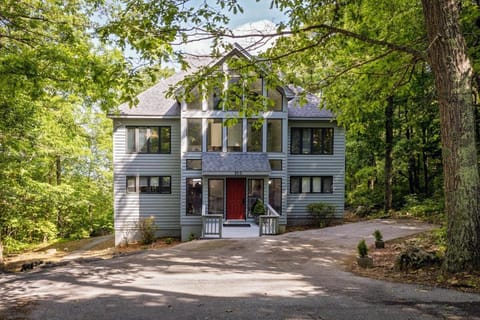 Nancy's Edelweiss with Wintergreen Advantage House in Nelson County