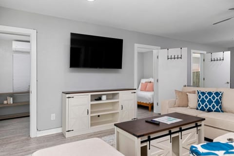 Gum Tree 4 with Wintergreen Advantage House in Massies Mill