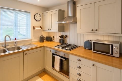 Elegant 2BD Townhouse in Thirsk: Cozy & Stylish House in Borough of Harrogate