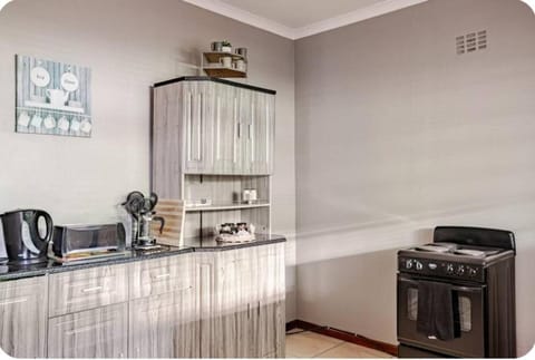 Self-catering Garden Cottage Apartment in Western Cape