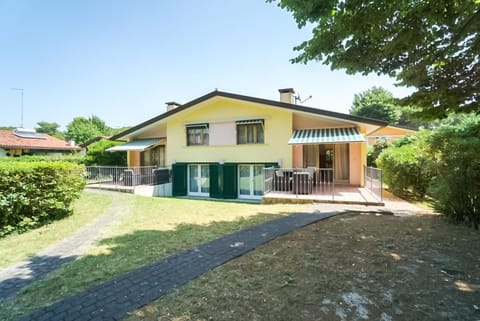 Facade/entrance, Garden, Garden view, Garden view