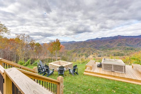 Nantahala Forest Cabin with Fire Pits and Hot Tub! Cabin in Tennessee