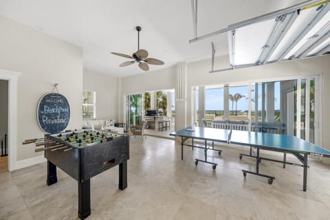 Beachfront Paradise - direct access to the Gulf House in Bradenton Beach