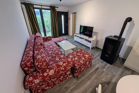 Communal lounge/ TV room, TV and multimedia, Living room, Photo of the whole room, Seating area, Evening entertainment
