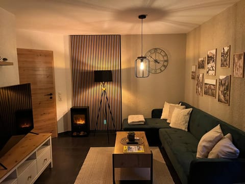 Living room, Photo of the whole room