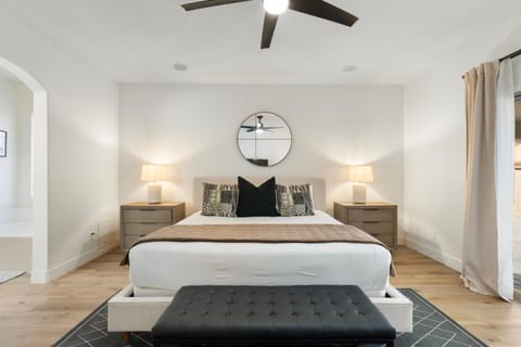 The Cardinal Walk to Stadium Pool+Spa Sportcourt House in Glendale