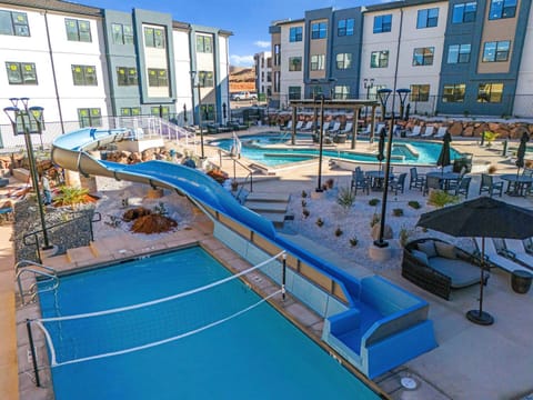 Red Rock Oasis - Brand New Home 3-Bed Sleeps 10 House in Washington