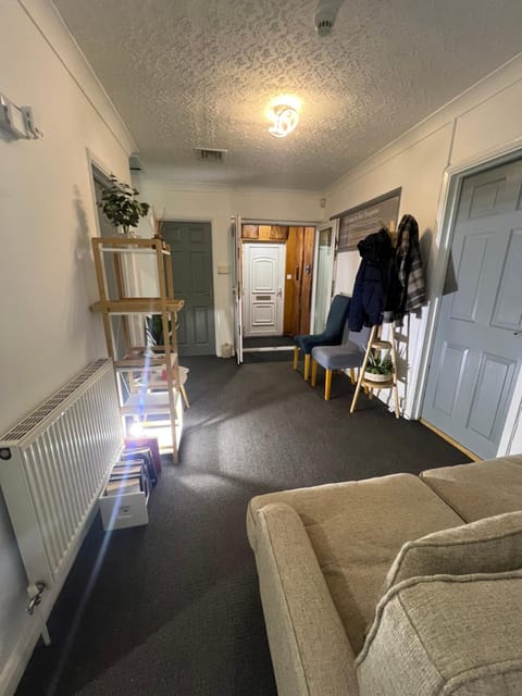 The Bungalow by SJP - Twin Room Vacation rental in Kettering