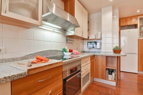 Big apartment, close to train station Apartment in Malaga