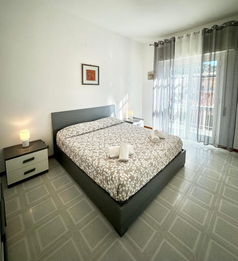 Hostdomus - Ela House Apartment in Finale Ligure