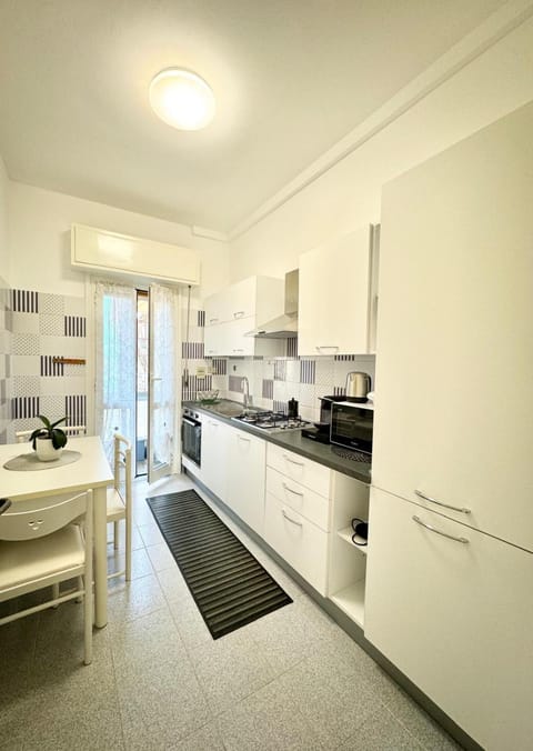 Hostdomus - Ela House Apartment in Finale Ligure