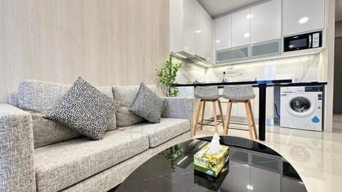 Kitchen or kitchenette, Seating area