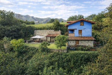 Property building, BBQ facilities, Garden, Balcony/Terrace