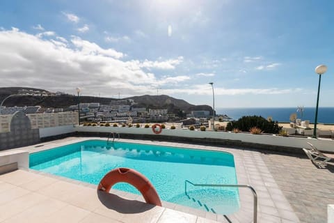 Sea view, Swimming pool, sunbed