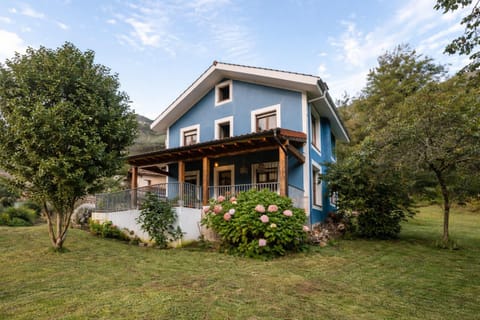 Property building, Garden, Balcony/Terrace, Garden view