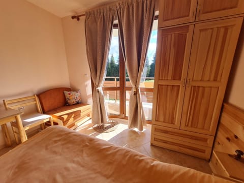 Communal lounge/ TV room, Bed, Balcony/Terrace, Photo of the whole room, Bedroom, wardrobe