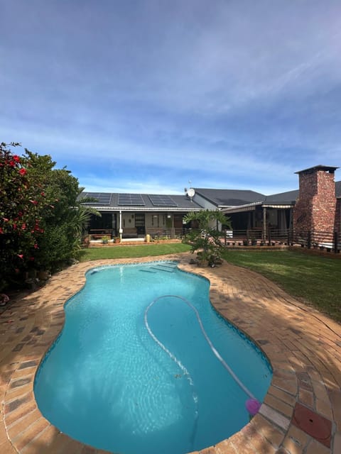 DuyneGuestHouse Bed and Breakfast in Cape Town