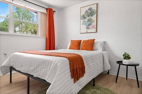 Heated Pool-King Bed-Pets OK House in Dunedin