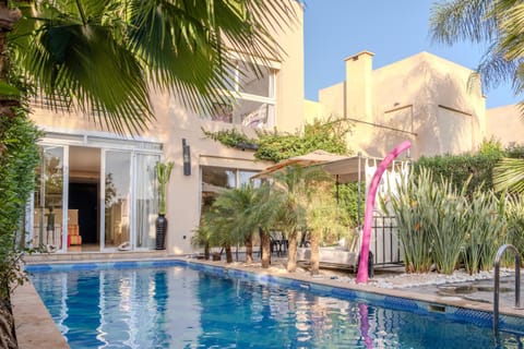 Property building, Swimming pool, Breakfast
