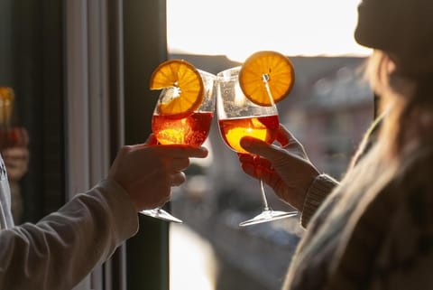 Drinks, group of guests