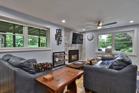Living room, fireplace