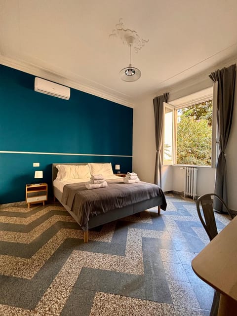 Bed, Photo of the whole room, Bedroom, air conditioner