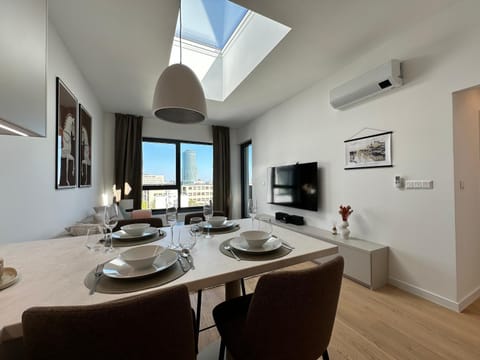 TV and multimedia, Living room, Dining area