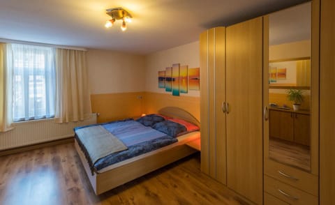Bed, Photo of the whole room, Decorative detail