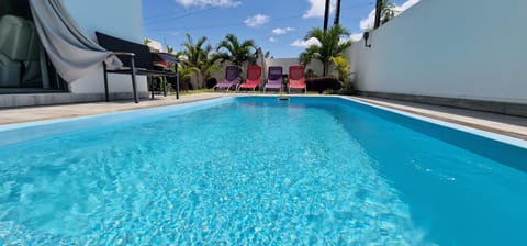 Day, Pool view, Swimming pool, sunbed