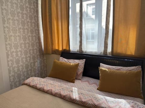 Bed, Bedroom, towels, wardrobe