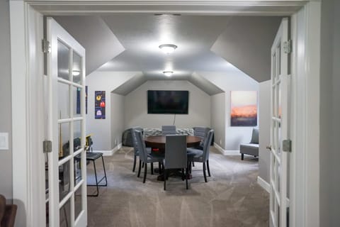 Luxe CDA Retreat - 2 King Suites - Family Friendly House in Coeur dAlene