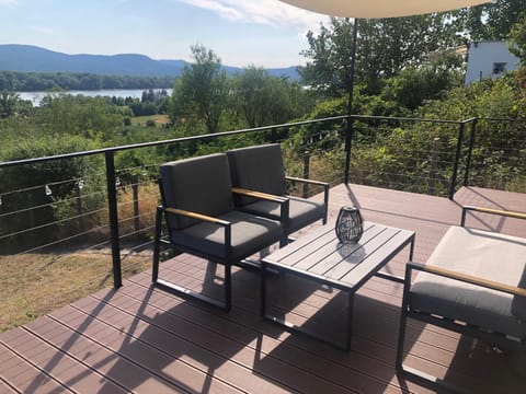Patio, View (from property/room), Mountain view, River view