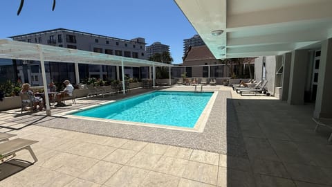 207 Centurion Frere Road Sea Point Superb Location Super Luxury Apartment in Sea Point
