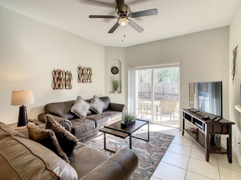 Charming & Cozy Getaway! Lazy River! House in Four Corners