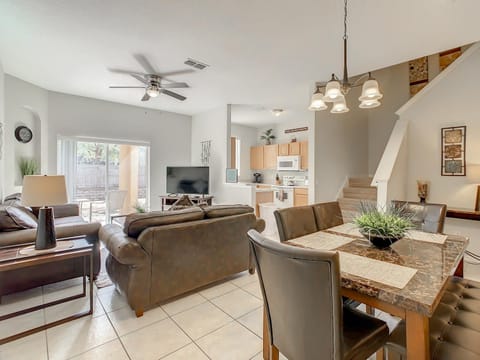 Charming & Cozy Getaway! Lazy River! House in Four Corners