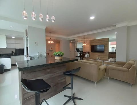 TV and multimedia, Kitchen or kitchenette, Living room, Dining area