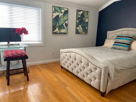 Central LA GATED Community 4 beds home Apartment in Bell Gardens