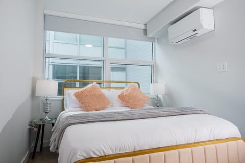 Downtown Center Silverstone Tower I and II Home in Vancouver Apartment in Vancouver