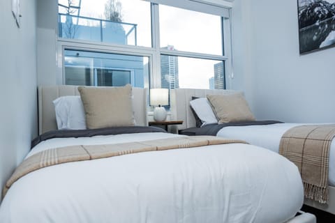 Downtown Center Silverstone Tower I and II Home in Vancouver Apartment in Vancouver